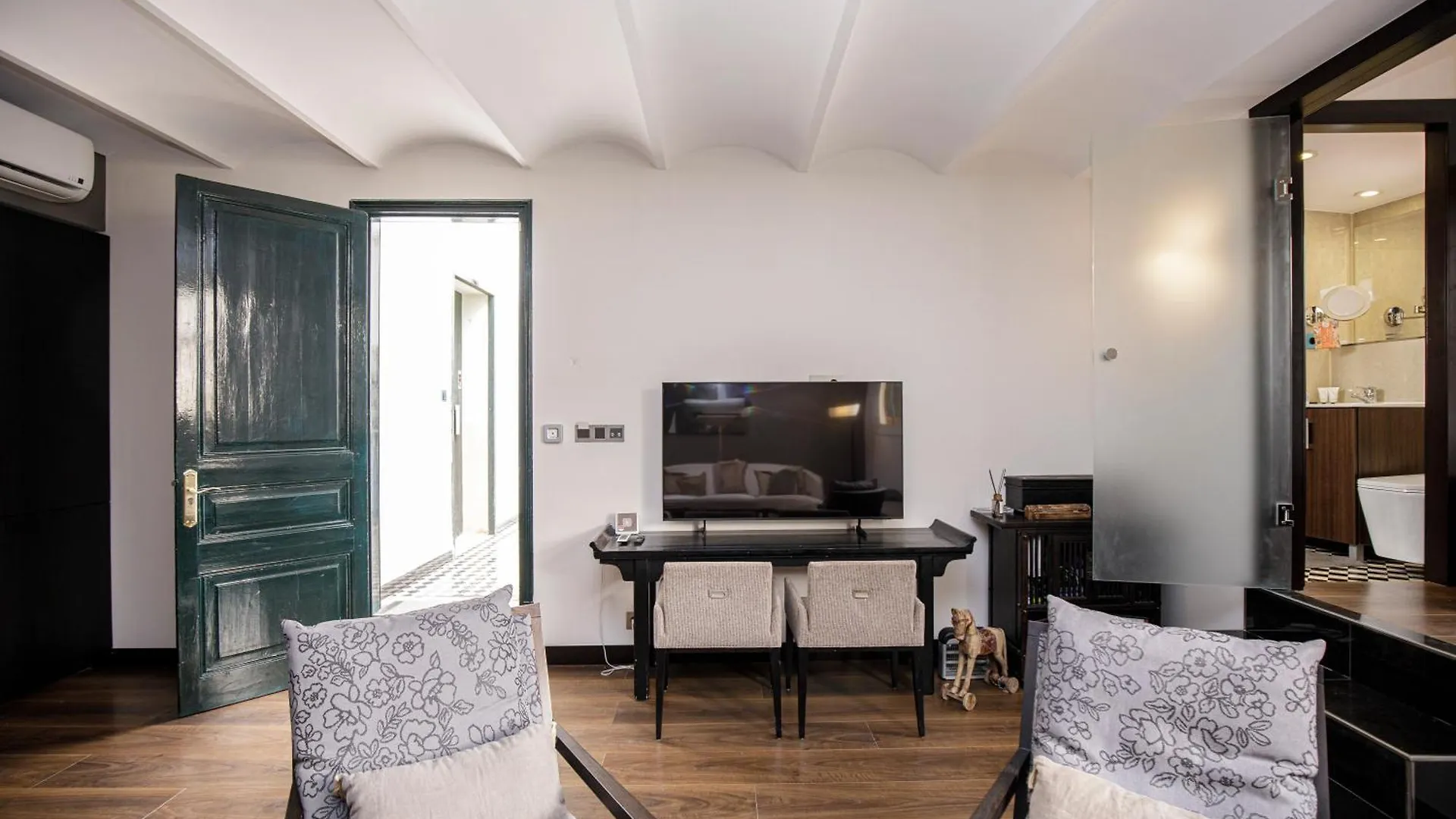 Luminous Top Floor Apartment With Terrace 巴塞罗那