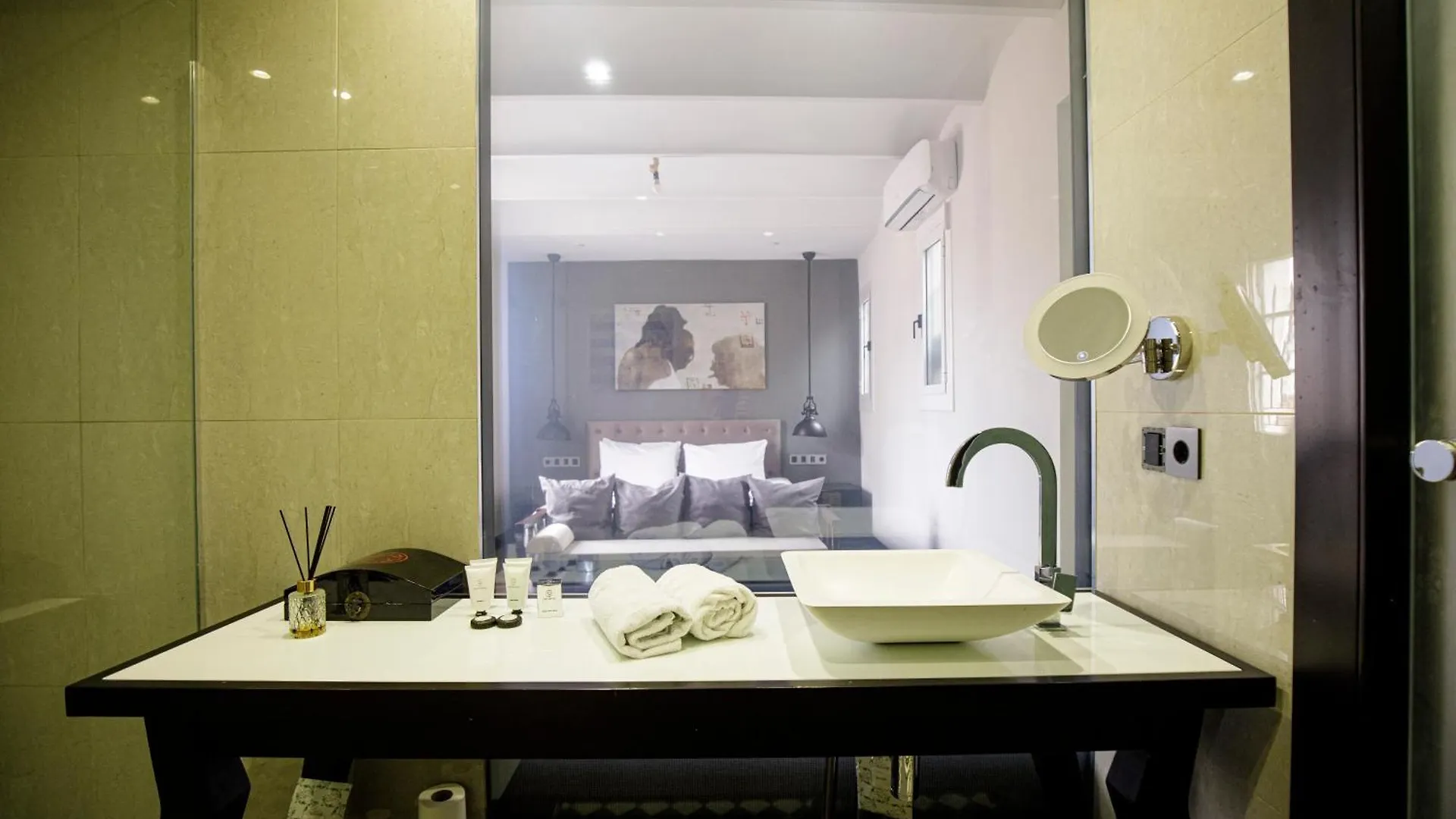 Luminous Top Floor Apartment With Terrace 巴塞罗那