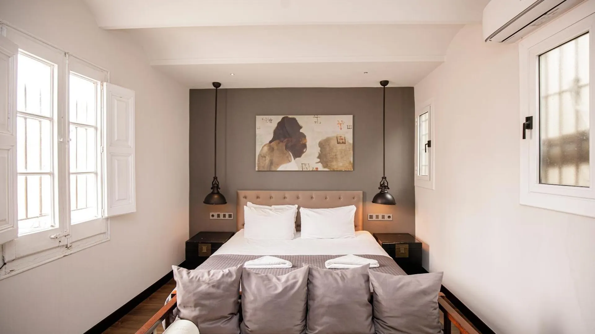 Luminous Top Floor Apartment With Terrace 巴塞罗那