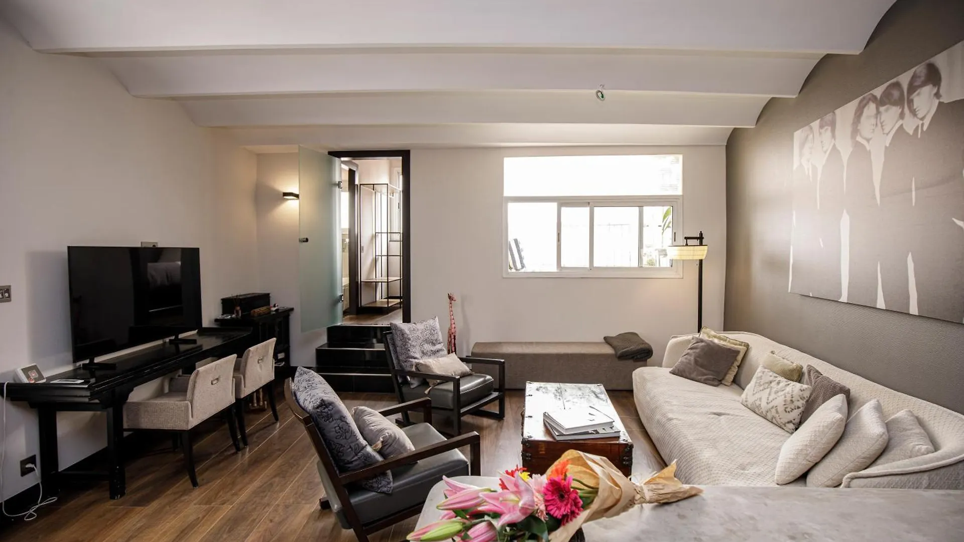 Luminous Top Floor Apartment With Terrace 巴塞罗那